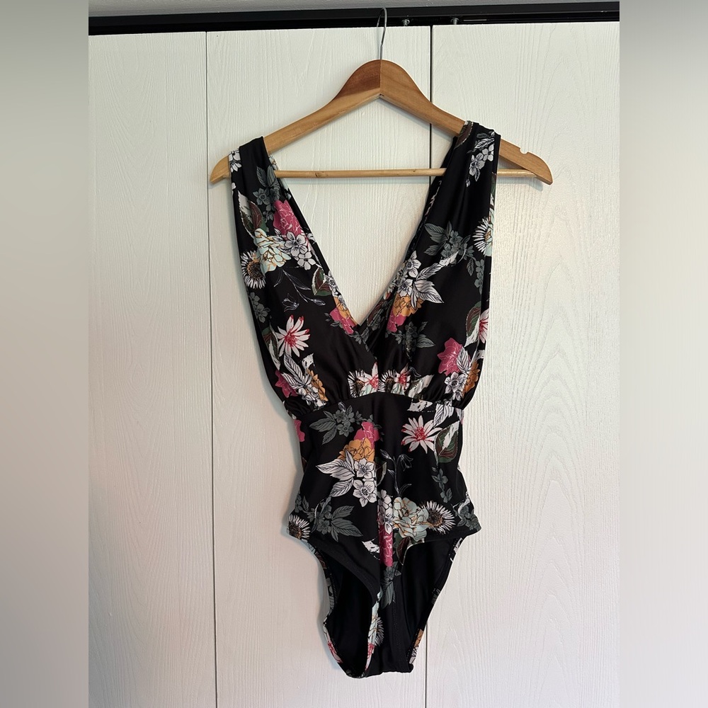 NWOT Modcloth Floral Black One-Piece Wrap Back Swimsuit